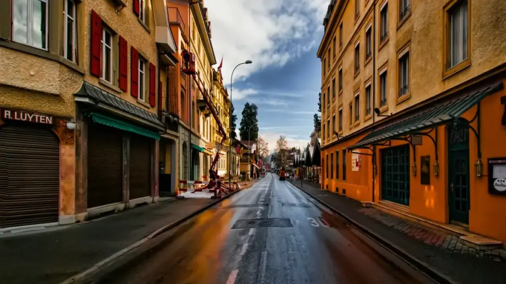 Кыргыз ишкерине практикалык колдонмо: Египеттеги Josh креаторлорун табуудан продукт сеединг кампаниясын жүргүзүүгө чейинки ыкмалар, тобокелдиктер жана так чекиттер.