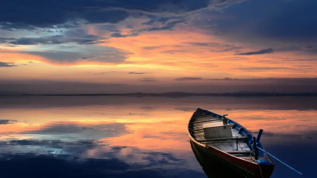 Kyrgyz жарандары үчүн практикалык жол көрсөтмө: ShareChat аркылуу Мароккодогу сулуулук жана терини кам көрүү брендерине кайрылуу, байланыш жолдору жана камтылган сунуштар.