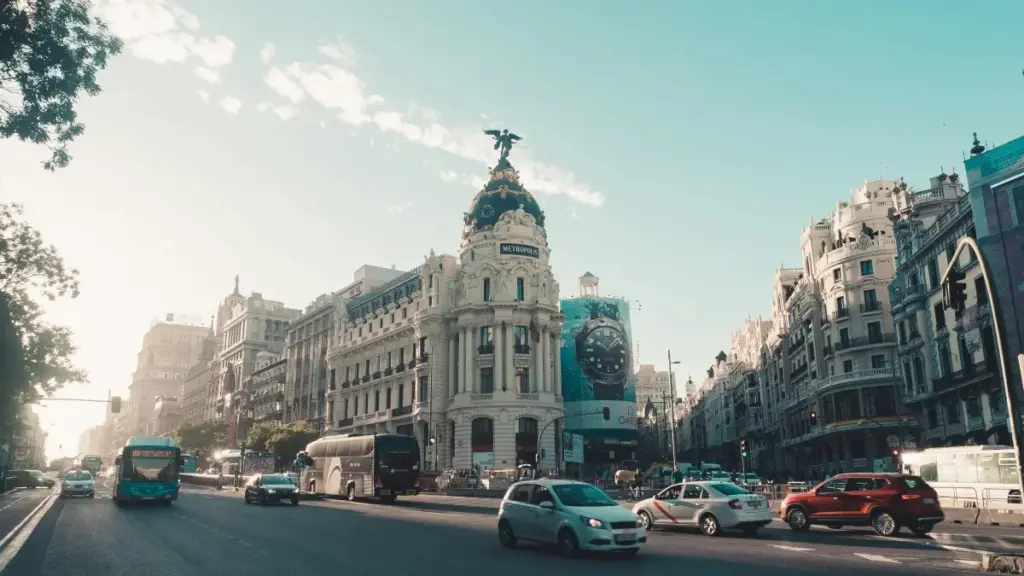 New Zealand (NZ) Apple Music креаторлорун Кыргызстандагы рекламачылар үчүн кантип табуу, тандап, өнөктөш катары иштетүү — практикалык ыкмалар, салык эскертүүлөрү жана 2025-жылкы тренд-перспективалар.