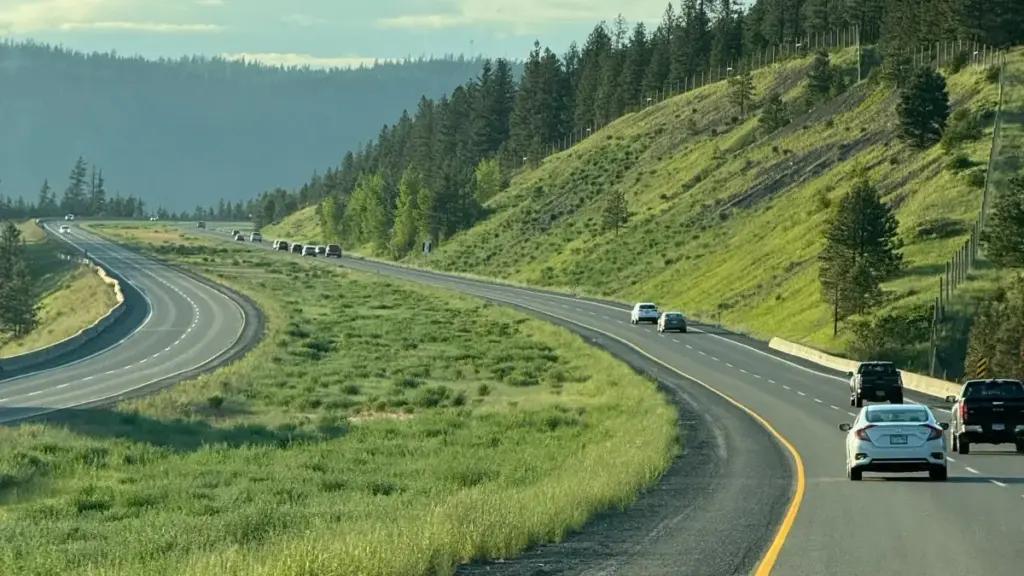 Словениядагы ShareChat креаторлорун окуялык (real-life) влог үчүн табуу жана кызматташуу боюнча практикалык чекиттер, инструменттер жана жергиликтүү тактика.