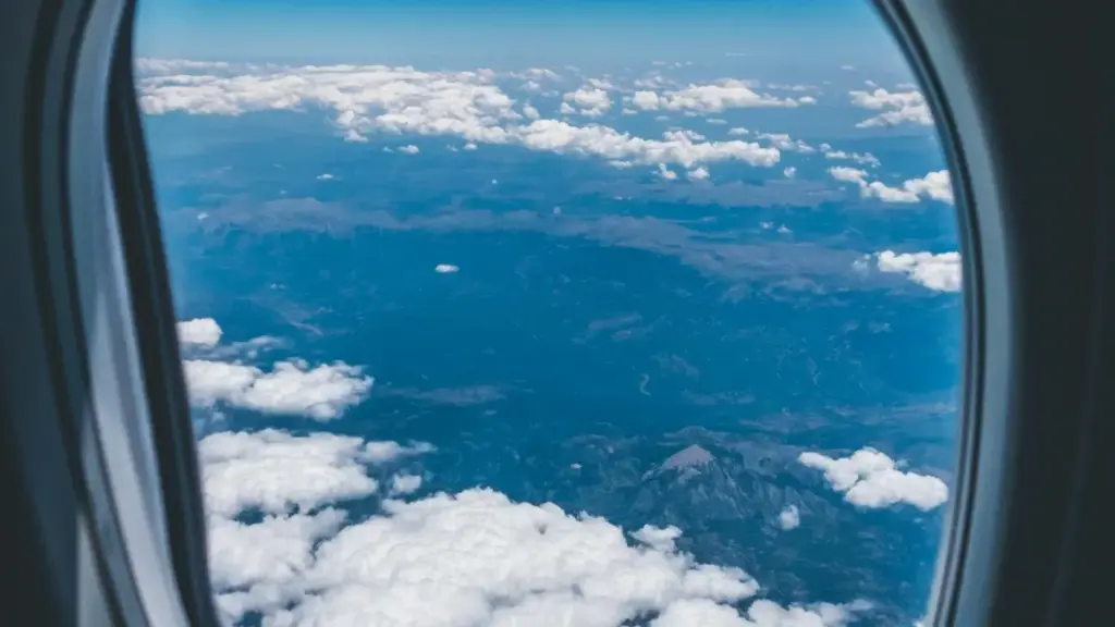 Жарнак берүүчүлөр үчүн: Азербайжандан OnlyFans креаторлорун кантип тапса, фикс төлөм менен келишим түзүү, тобокелдер жана практикалык ыкмалар — жергиликтүү өнөр жай көз карашы.