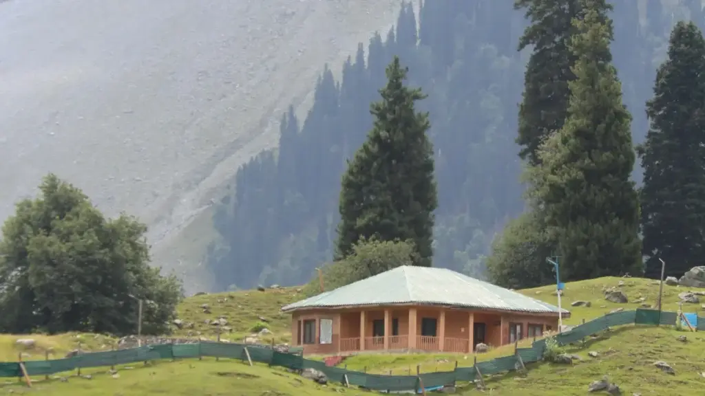 Кыргыз рекламодор үчүн практикалык колдонмо: Латвиядагы Moj креаторлорун кантип таап, influencer аркылуу APP жүктөөлөрүн көбөйтө алуу.