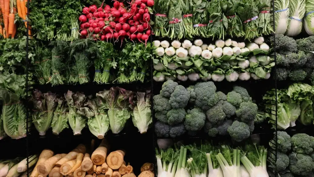 Кыргызстандык контент түзүүчүлөргө Италиялык бренддерге Twitter (X) аркылуу байланып, unboxing видеолор үчүн кылдат, практикалык кадамдар жана локалдуу стратегиялар.